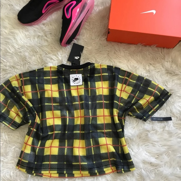 🌸 Nike crop top🌸 - Picture 3 of 4